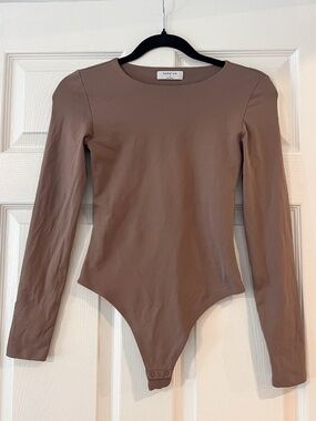 Aritzia Babaton Contour Long Sleeve Thong Bodysuit Taupe Size Small